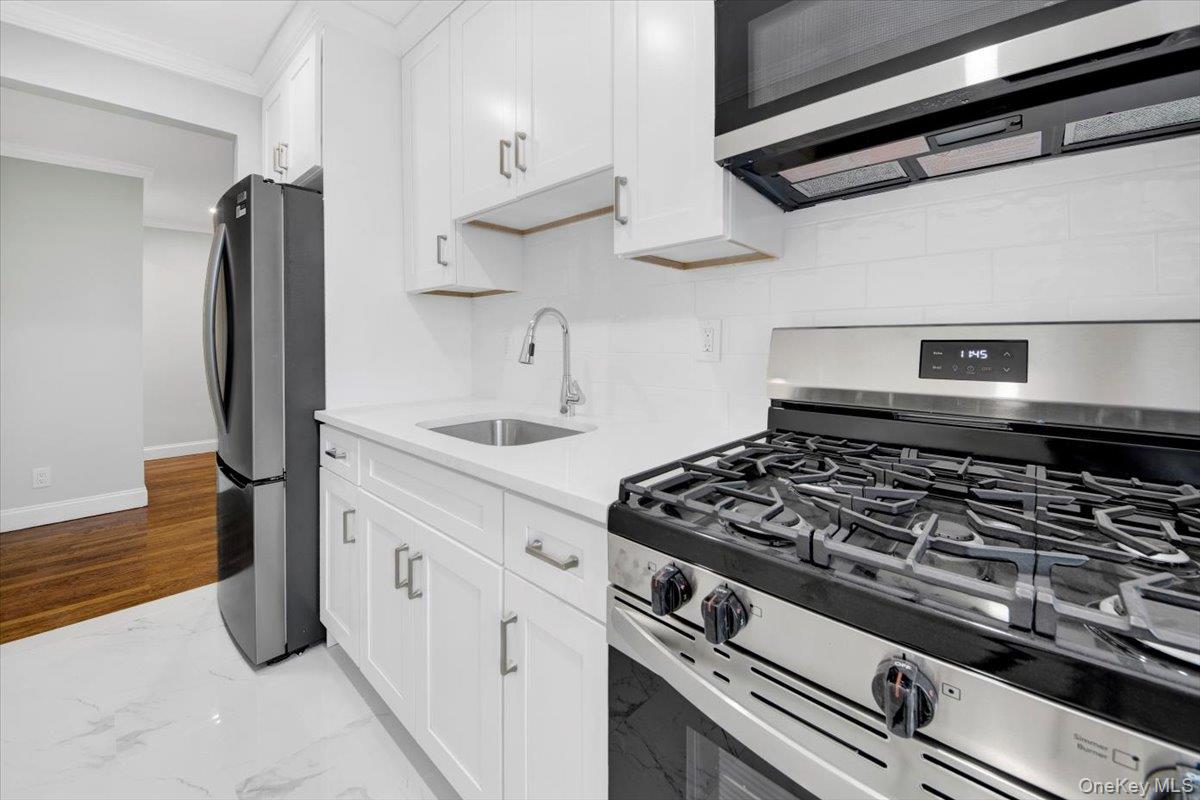 4265 Webster Ave. 5C