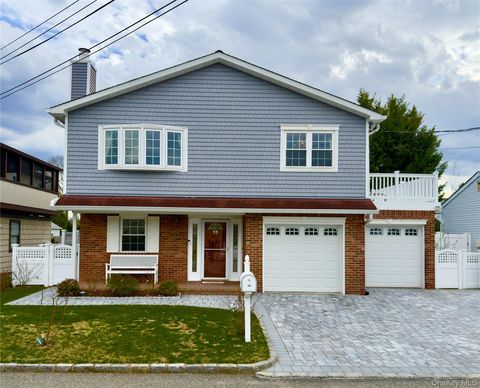 26 Violet Road Bayville NY 11709