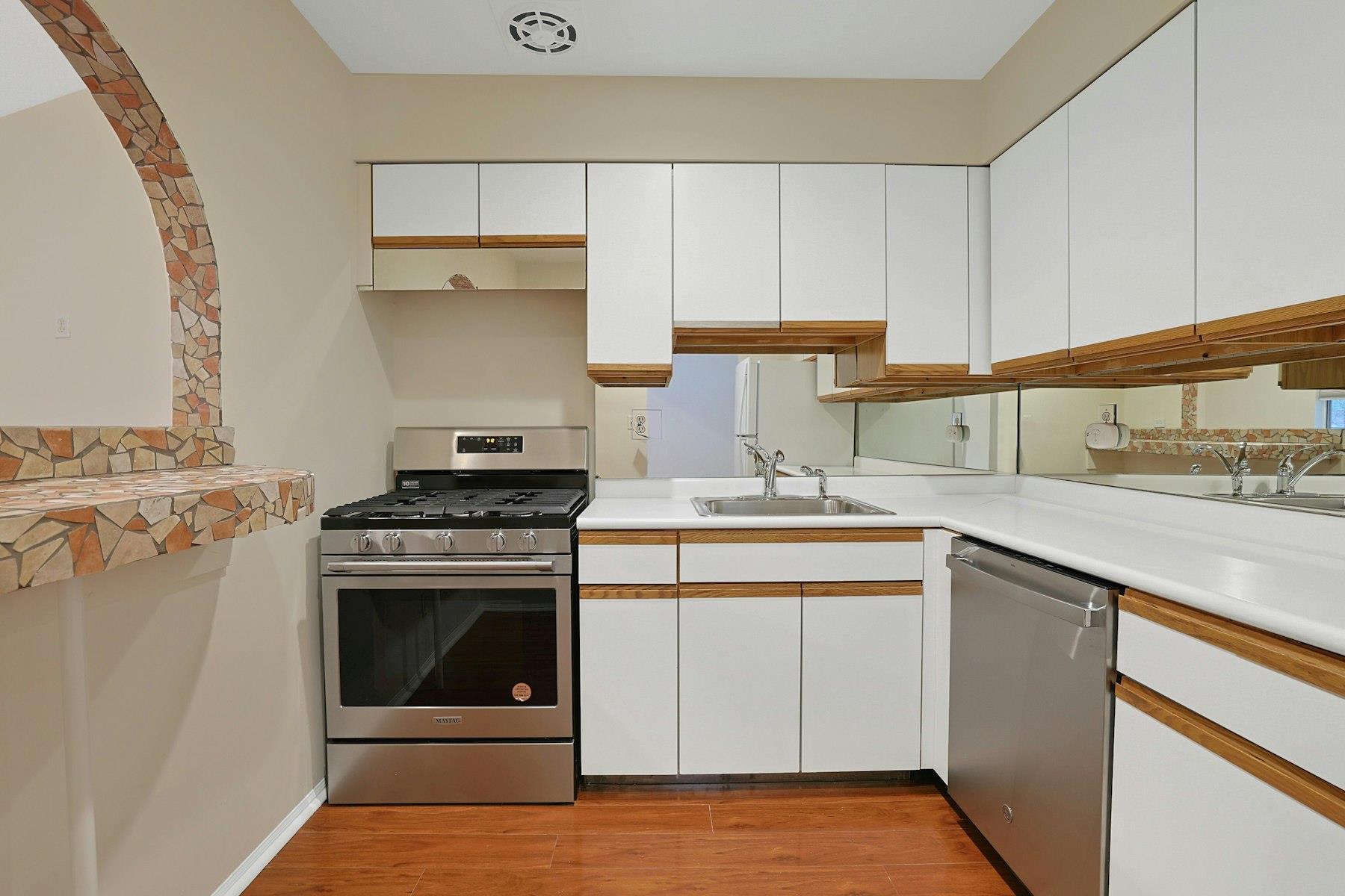 12L Blue Hill, Orangeburg, New York image 10