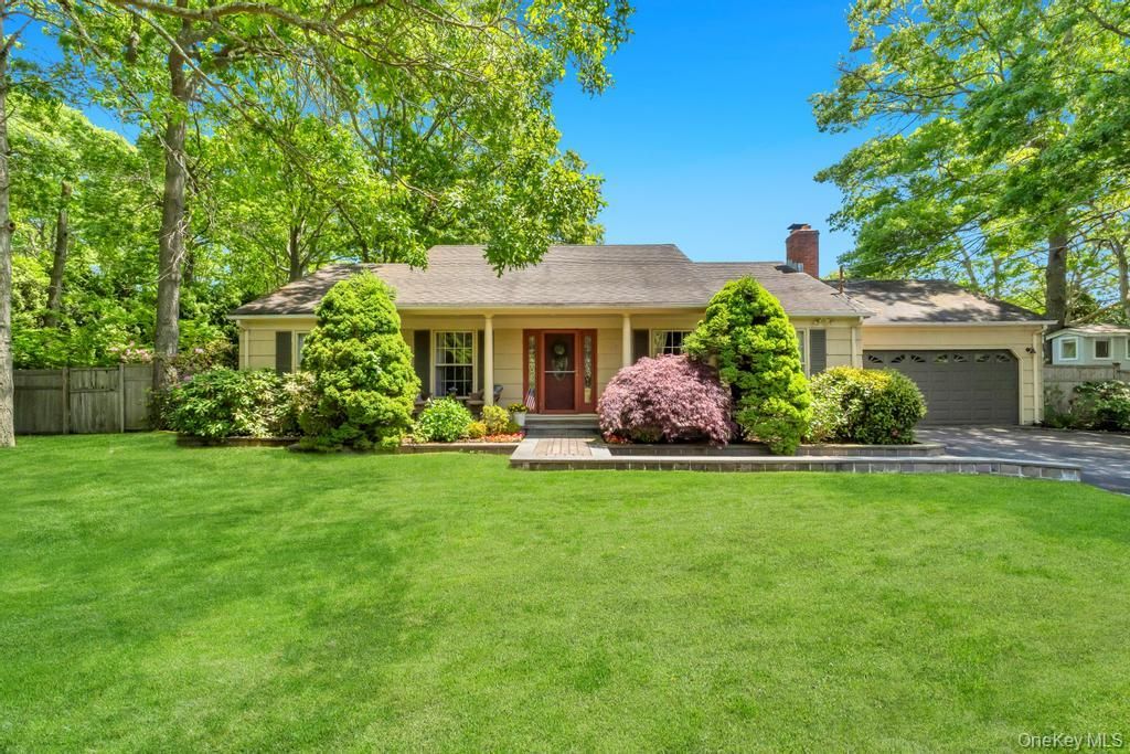 Photo of 3 Woodbine Lane, East Moriches, NY 11940 (MLS # 1003449)