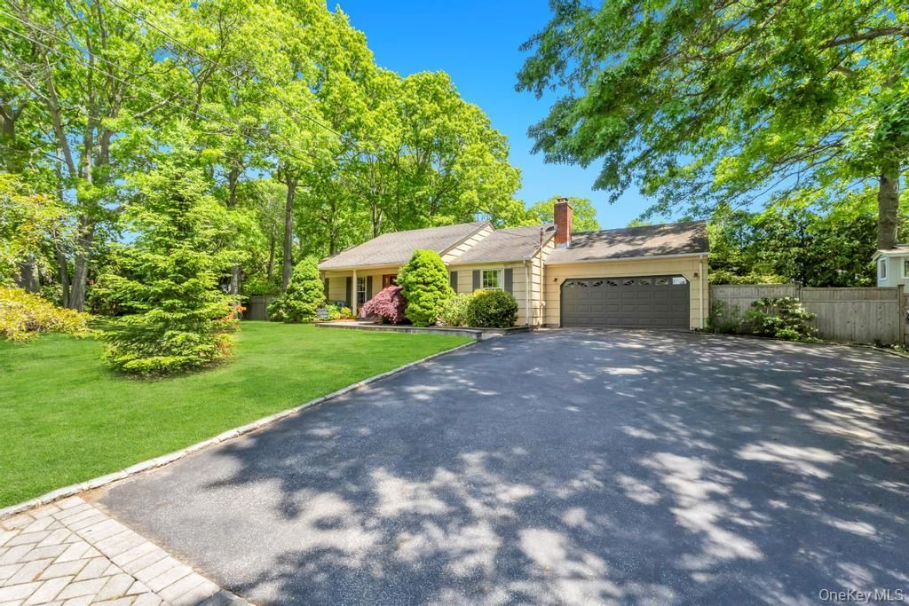 Photo of 3 Woodbine Lane, East Moriches, NY 11940 (MLS # 1003449)