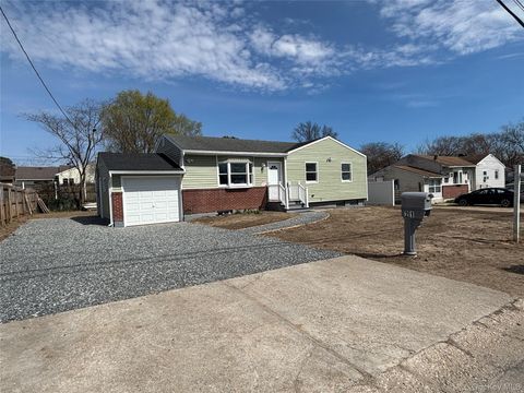 21 Pinetop Drive Central Islip NY 11722