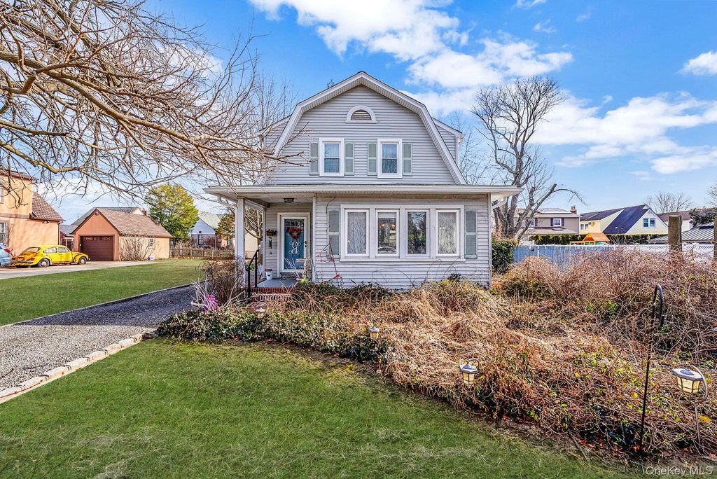 Photo of 2469 Washington Avenue, Oceanside, NY 11572 (MLS # 955265)