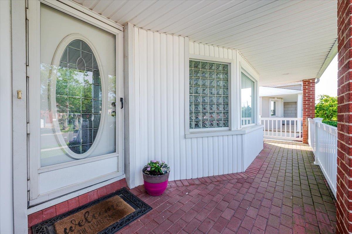 3478 Woodward Street