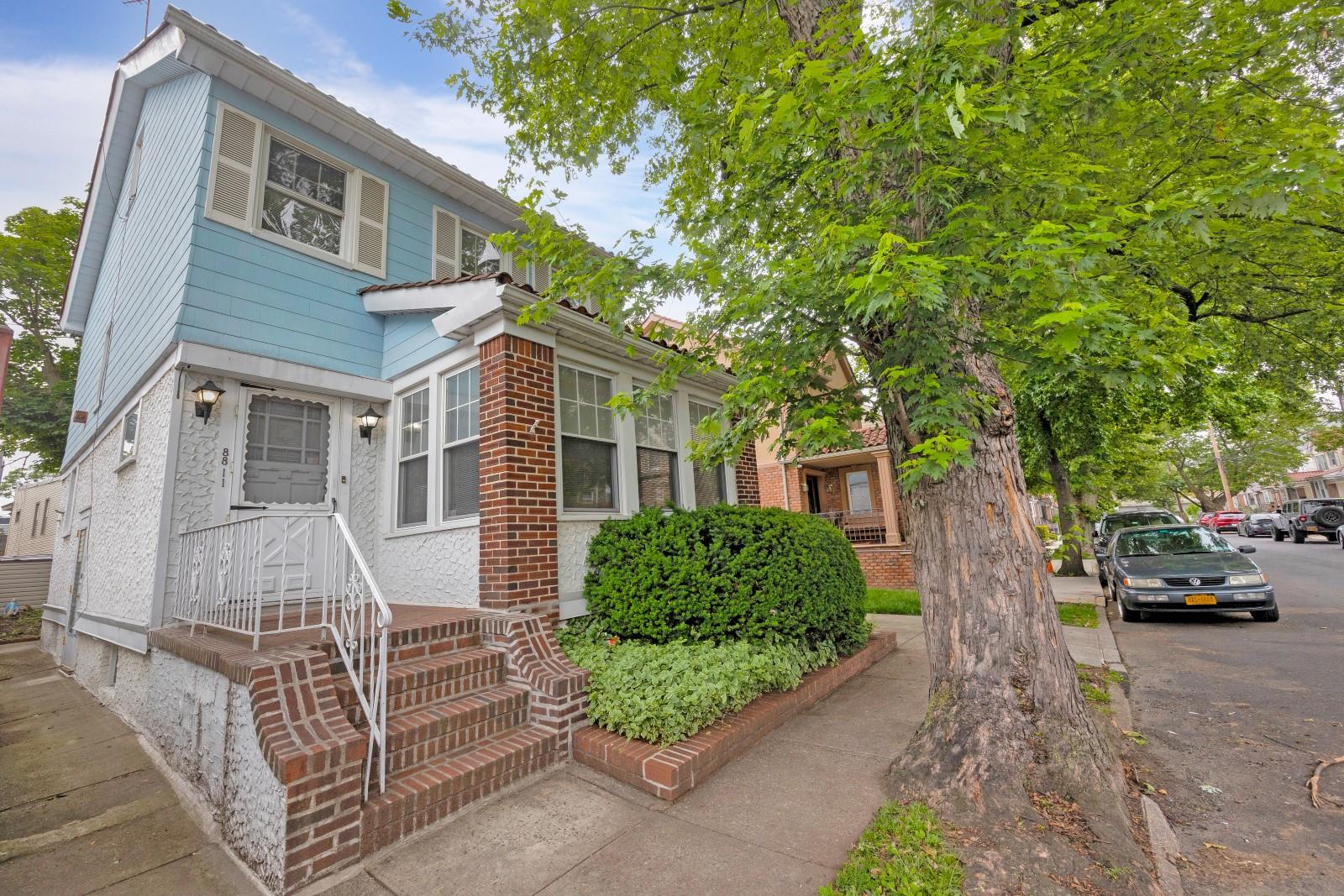 Property for Sale at 79th Avenue, Glendale, Queens, NY - Bedrooms: 3 
Bathrooms: 2 
Rooms: 9  - $898,000