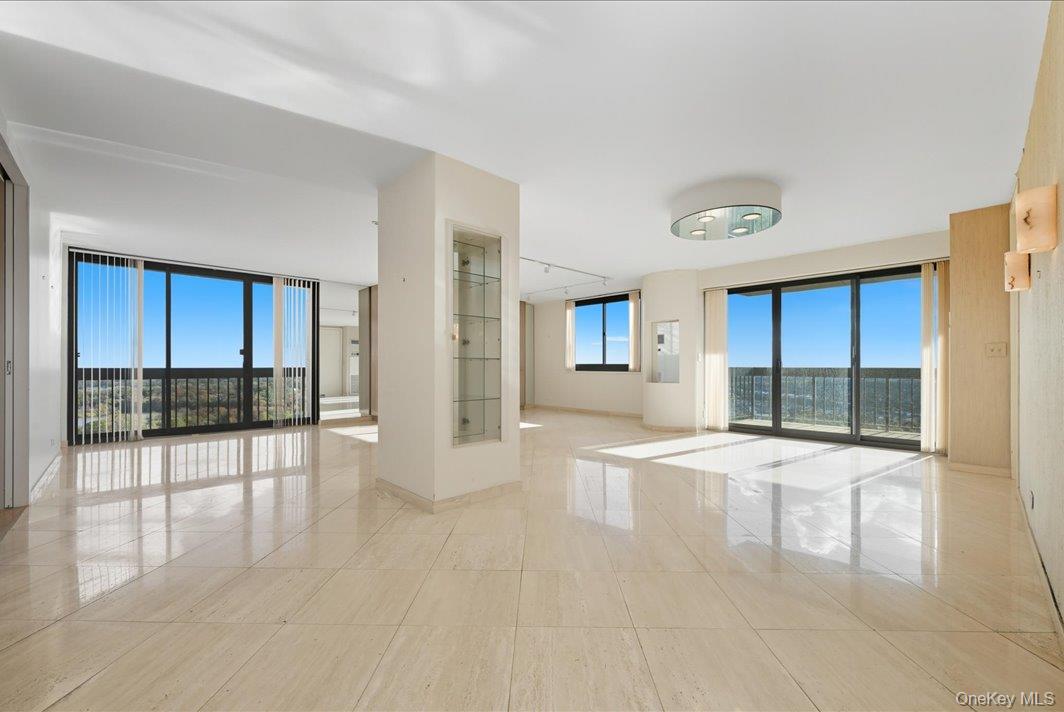 27110 Grand Central Parkway 27W