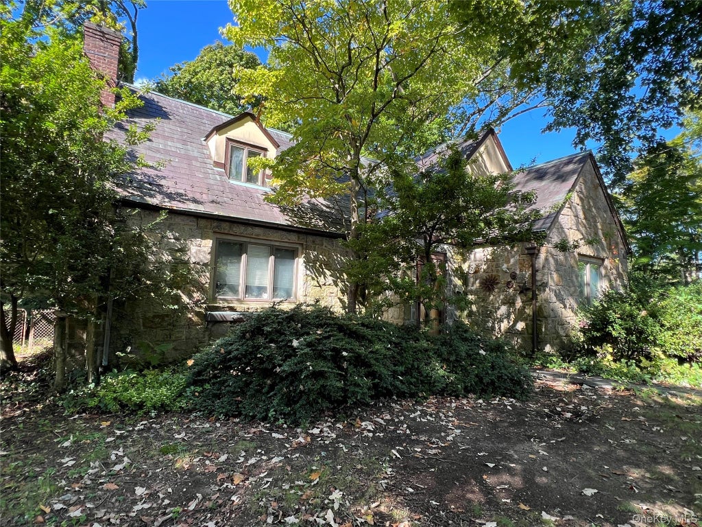 Photo of 116 Huntington Road, Port Washington, NY 11050 (MLS # 1053429)