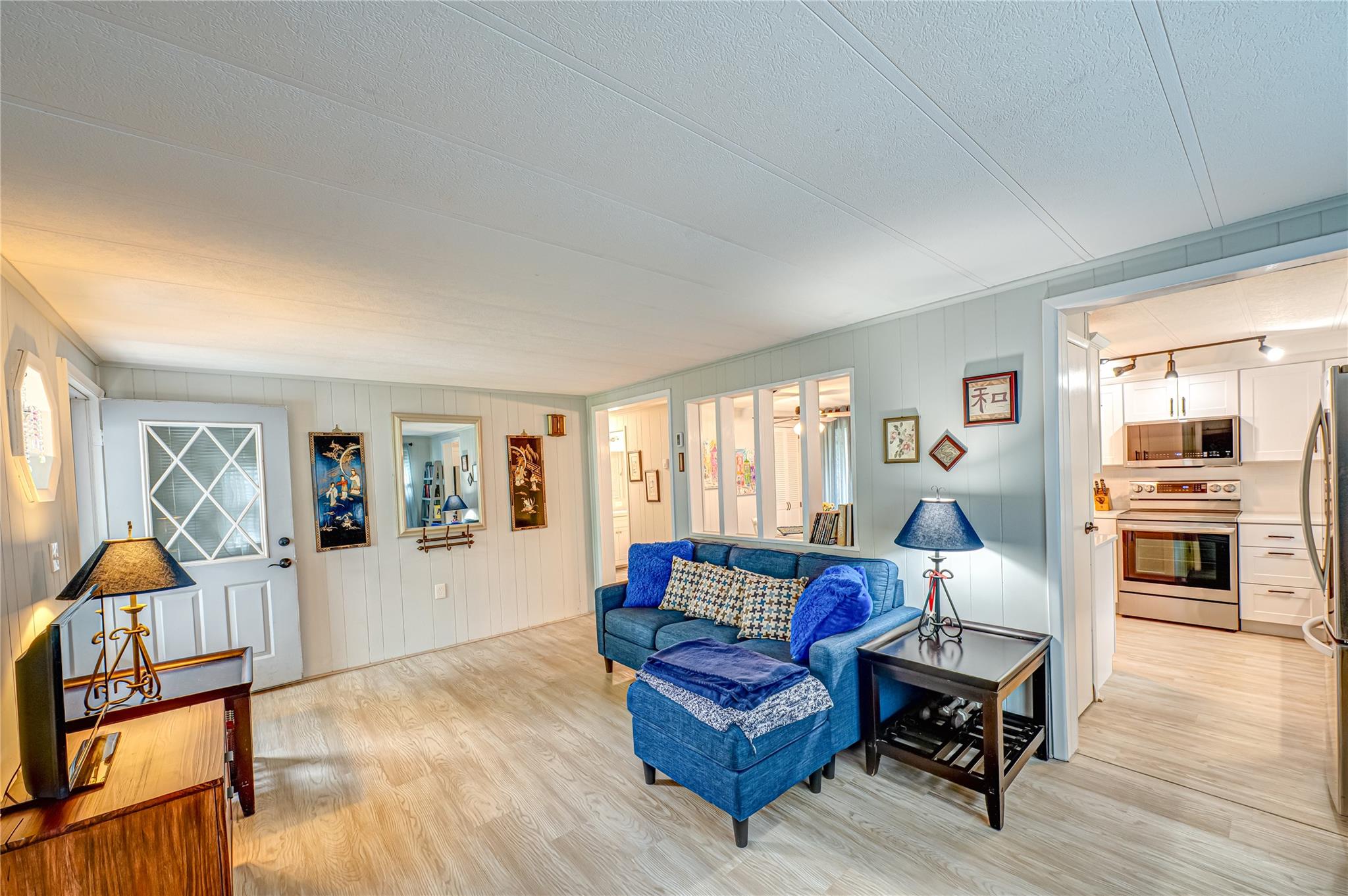 21 Limetree Drive, Manorville, New York image 5