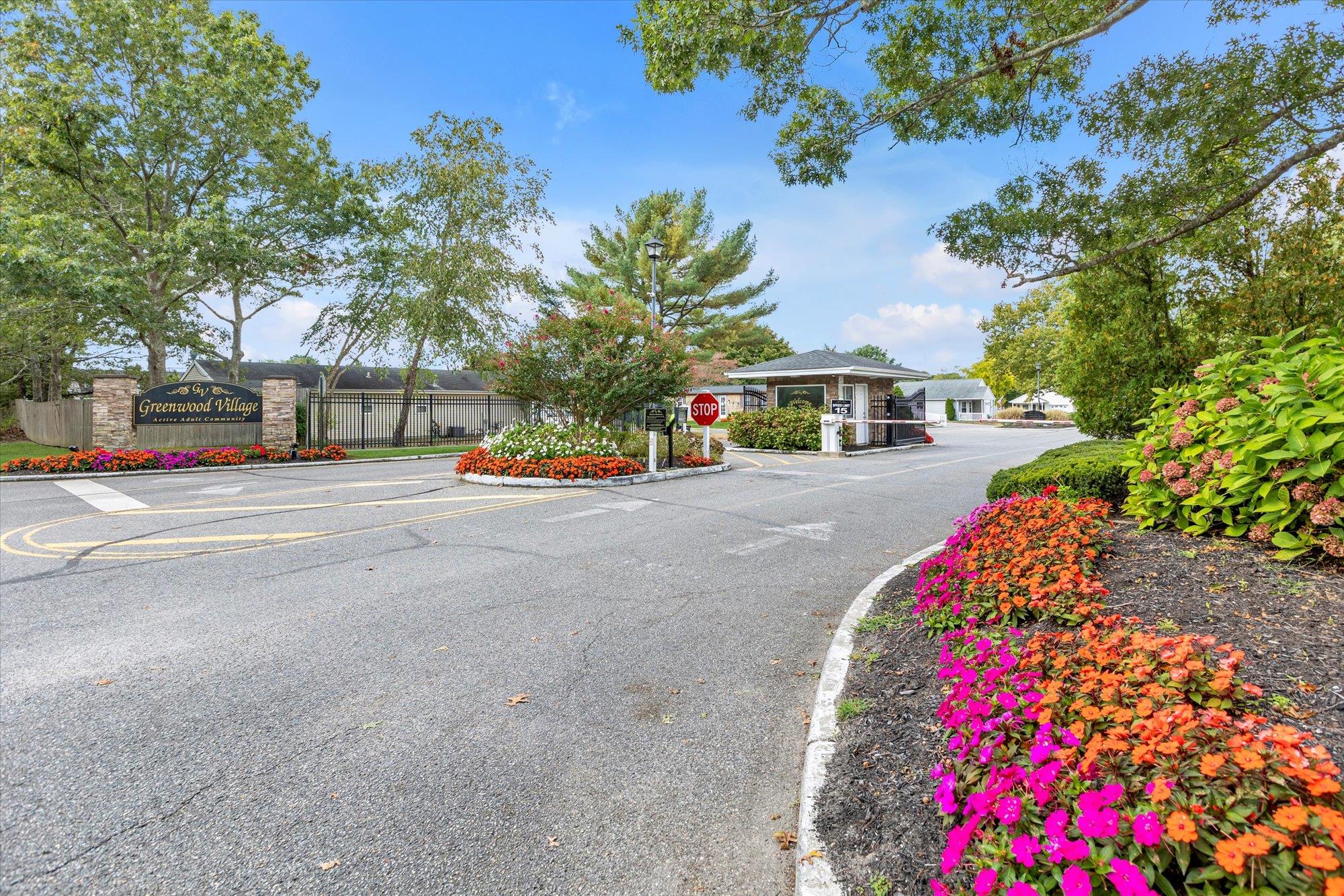 21 Limetree Drive, Manorville, New York image 13