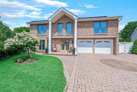 709 Demott Court Westbury NY 11590