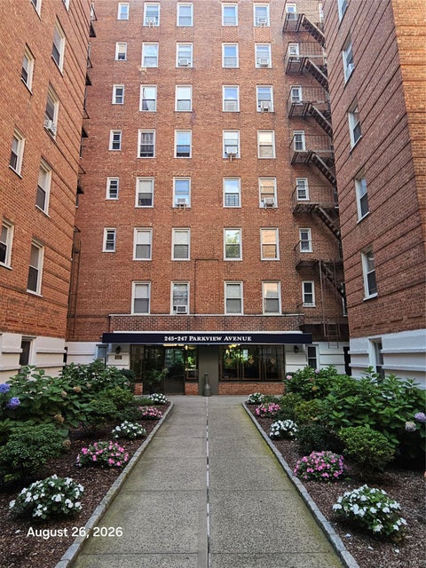 Homes For Sale - 247 Parkview Avenue #5L<br/> Bronxville, NY 10708
