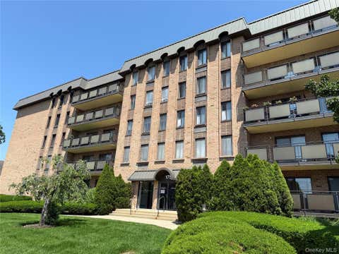 Condo For Rent - 175 Maple Avenue #4J<br/> Westbury, NY 11590