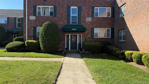 Photo of 1807 Shipley Avenue #2, Valley Stream, NY 11580 (MLS # 928595) Photo of 1807 Shipley Avenue #2, Valley Stream, NY 11580 (MLS # 928595)