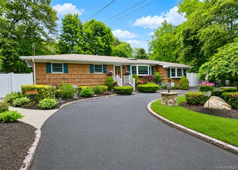 Homes For Sale - 9 Holly Street<br/> Suffolk County, Centereach, NY 11720
