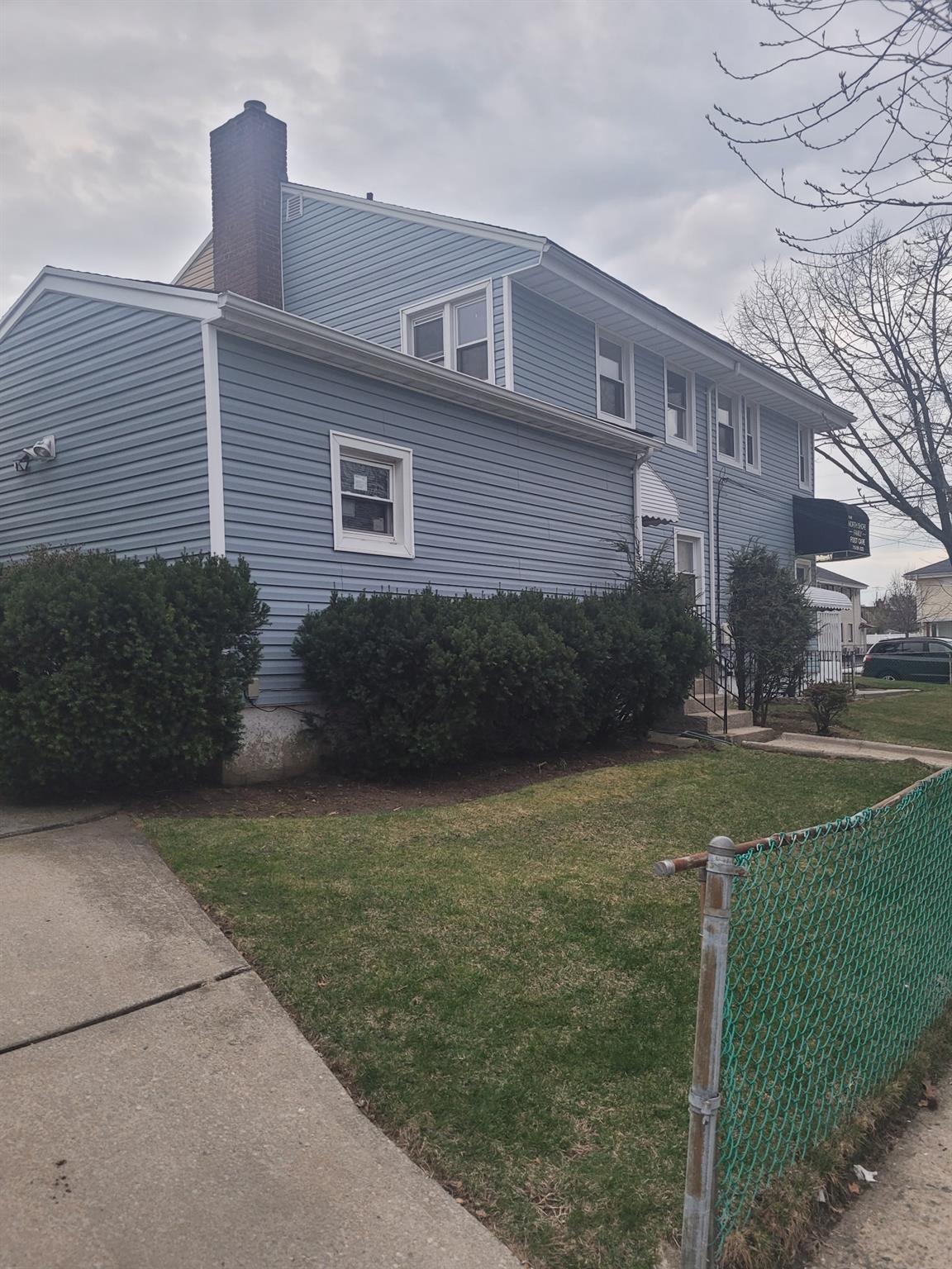 164th Street, Fresh Meadows, Queens, NY - 1 Bedrooms  
1 Bathrooms  
3 Rooms - 