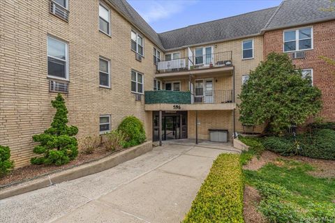 Photo of 596 Broadway #10A, Lynbrook, NY 11563 (MLS # 897161)