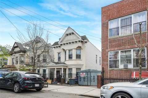 Multifamily For Sale - 748 E 225 Street<br/> Bronx, NY 10466