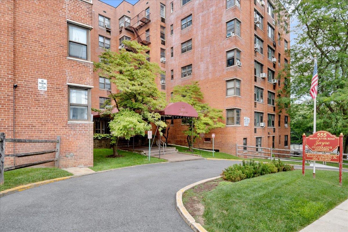 555 Bronx River Road Rd #2N, Yonkers, New York image 3