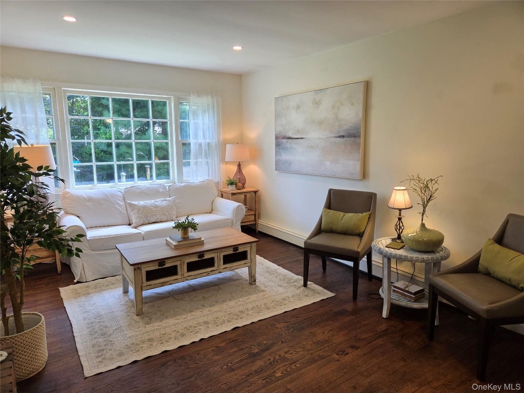 Photo of 127 Cherry Avenue, West Sayville, NY 11796 (MLS # 1038695)