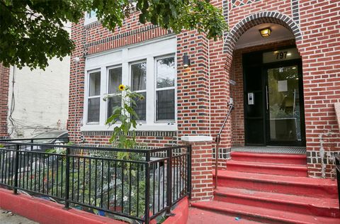 Featured picture for the property 893945