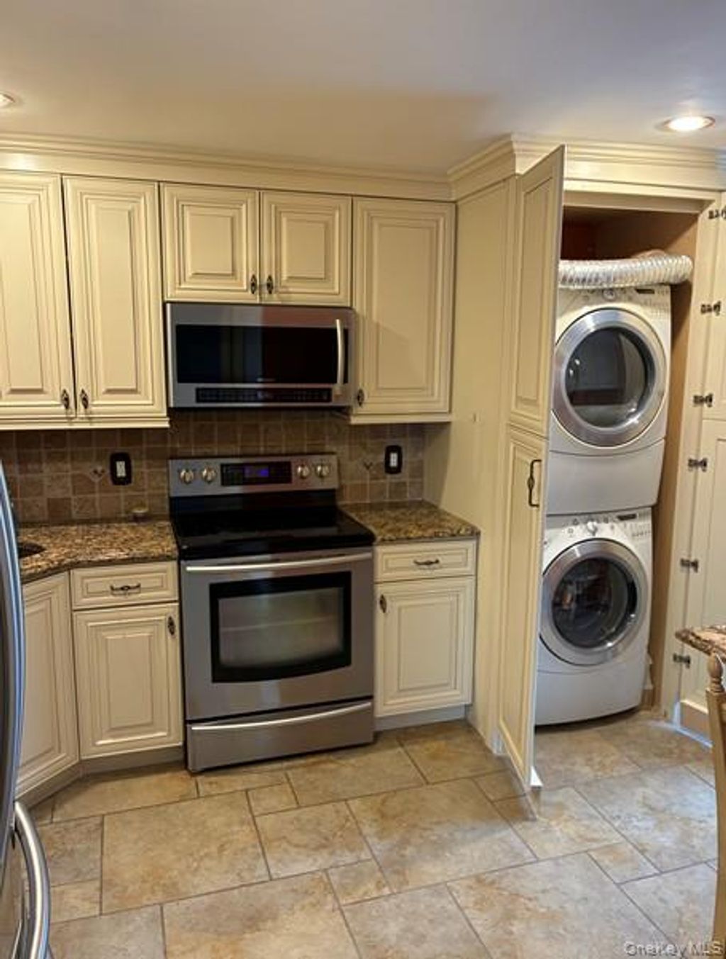 Photo of 206 Farber Drive Dr #206, West Babylon, NY 11704 (MLS # 937117)