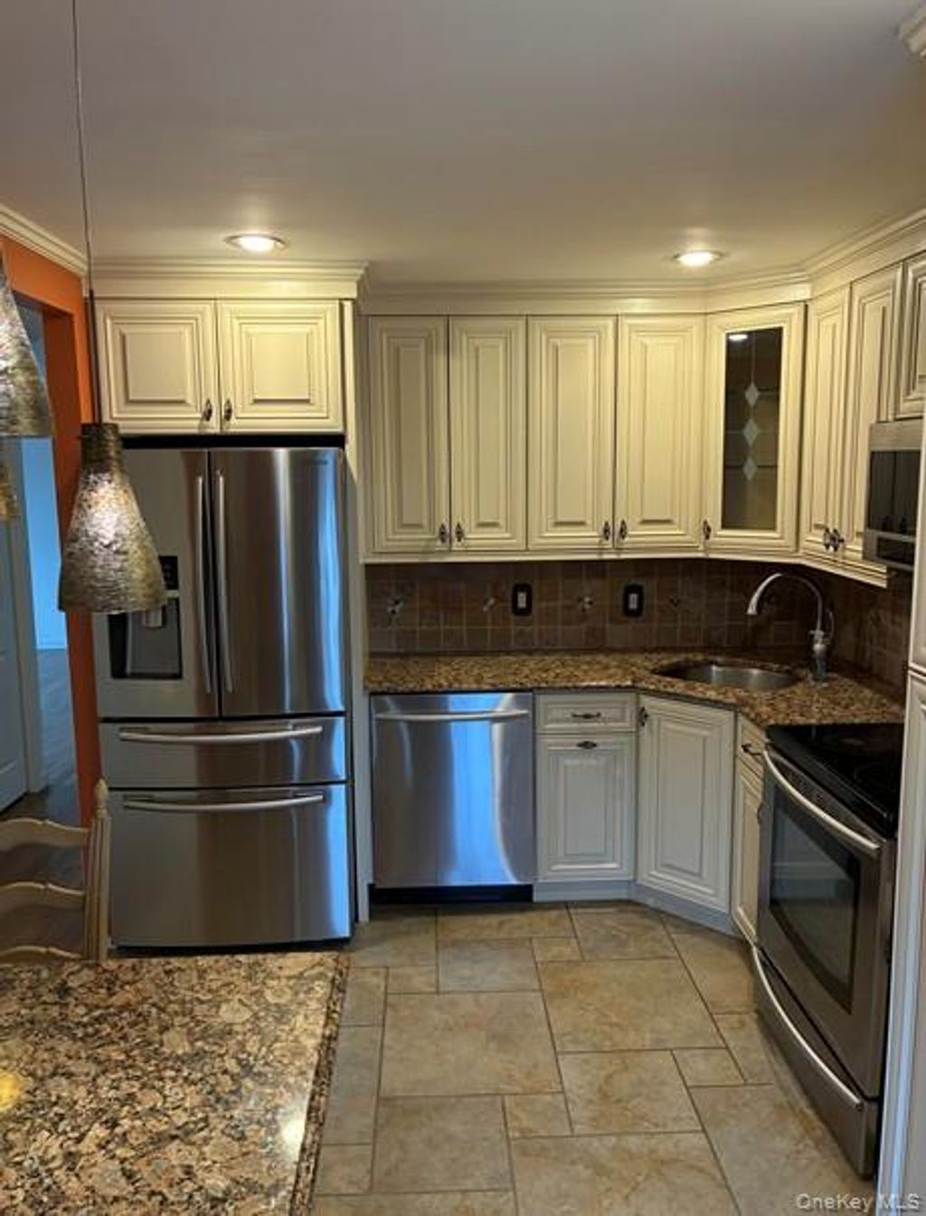 Photo of 206 Farber Drive Dr #206, West Babylon, NY 11704 (MLS # 937117)