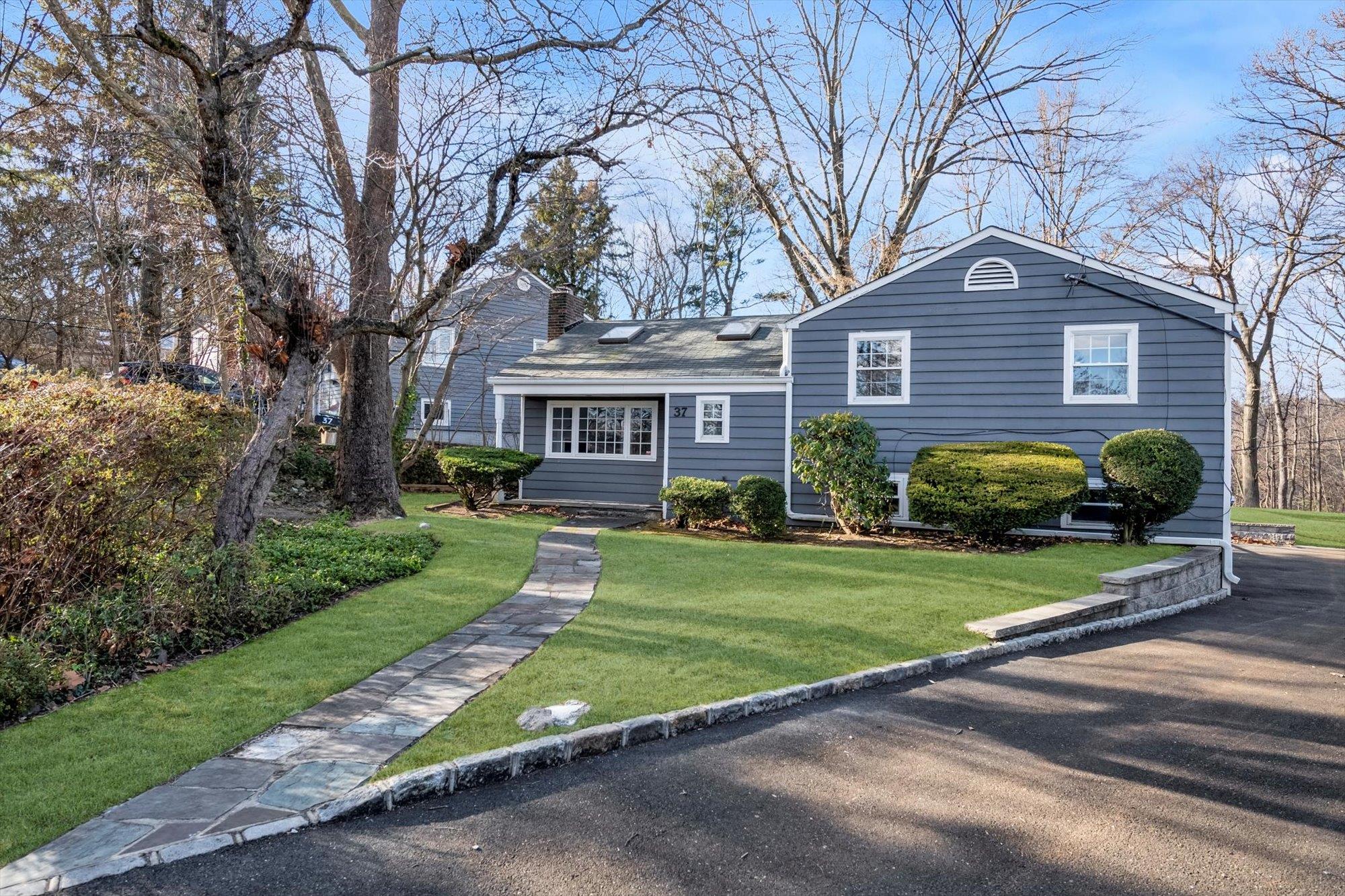 37 Beacon Drive, Port Washington, New York image 23