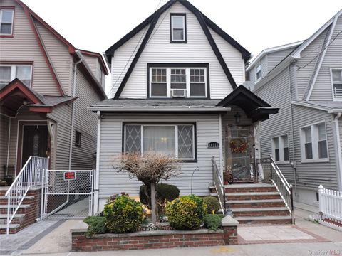 Photo of 10717 Fern Place, Jamaica, NY 11433 (MLS # 943836)