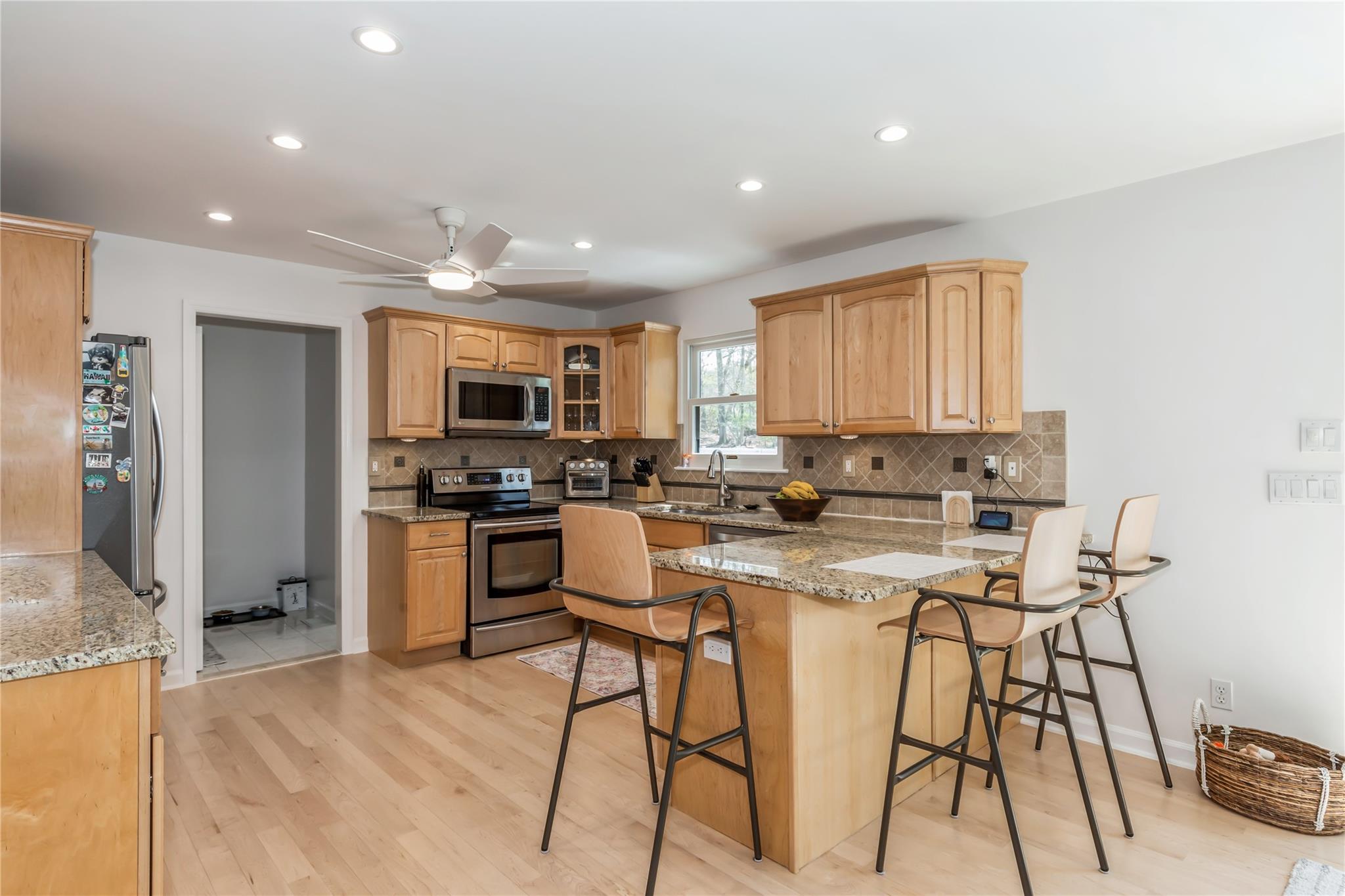 12 Midvale Avenue, Port Jefferson, New York image 6