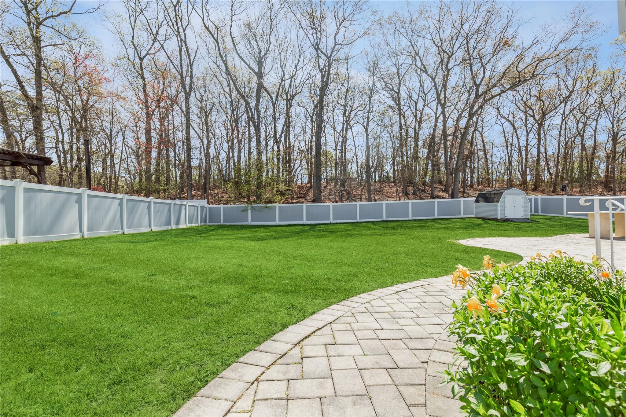 12 Midvale Avenue, Port Jefferson, New York image 28