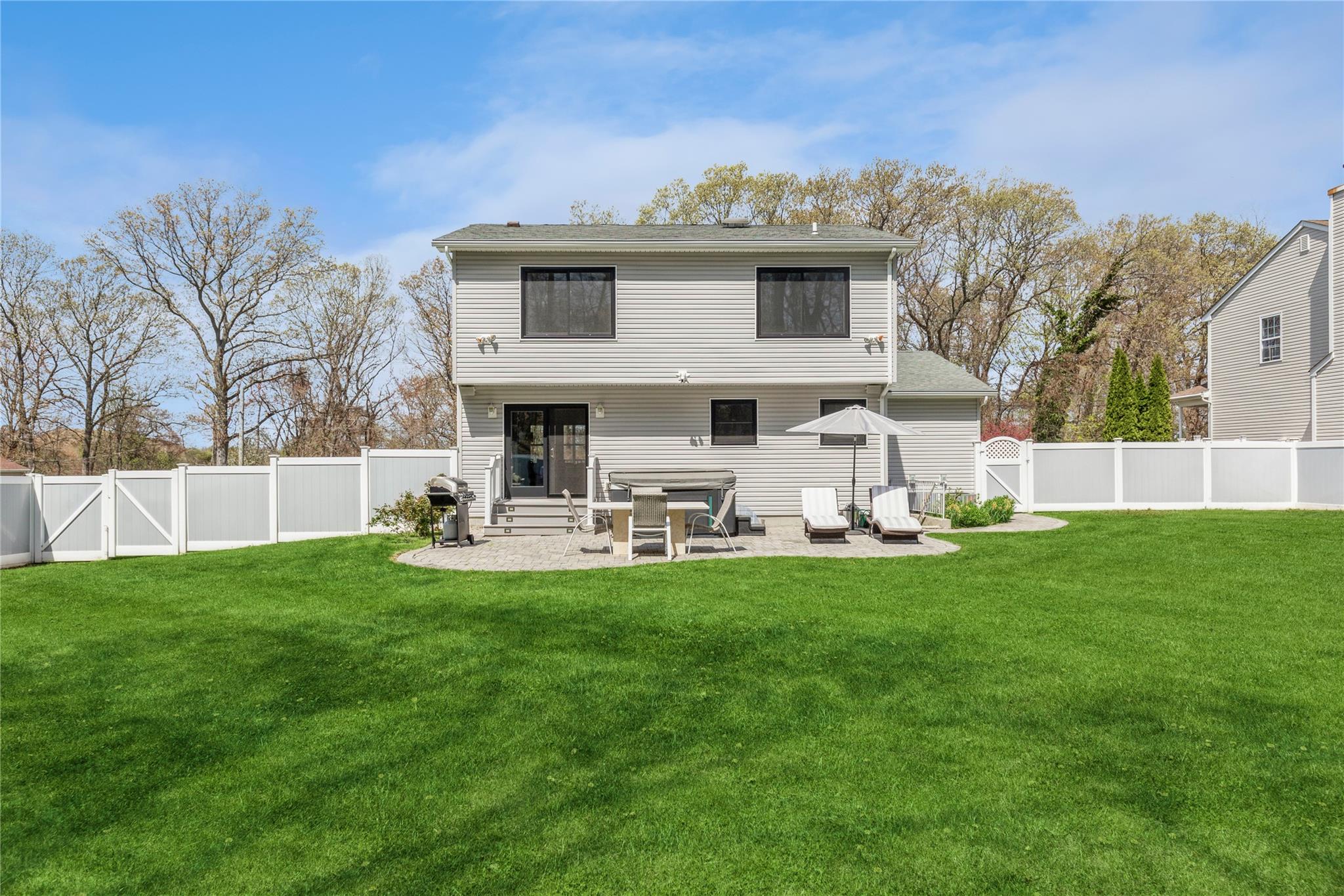 12 Midvale Avenue, Port Jefferson, New York image 23