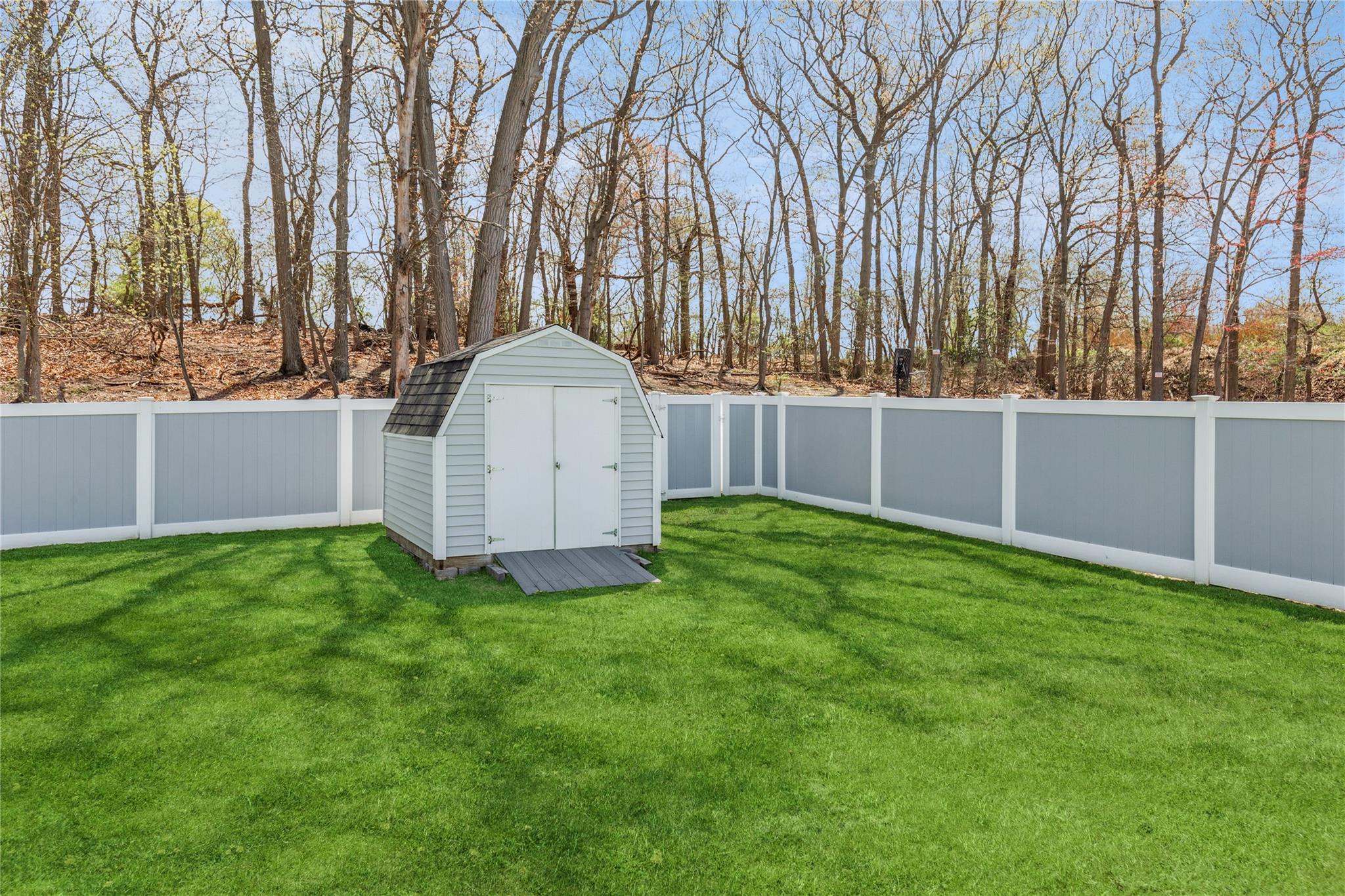 12 Midvale Avenue, Port Jefferson, New York image 26