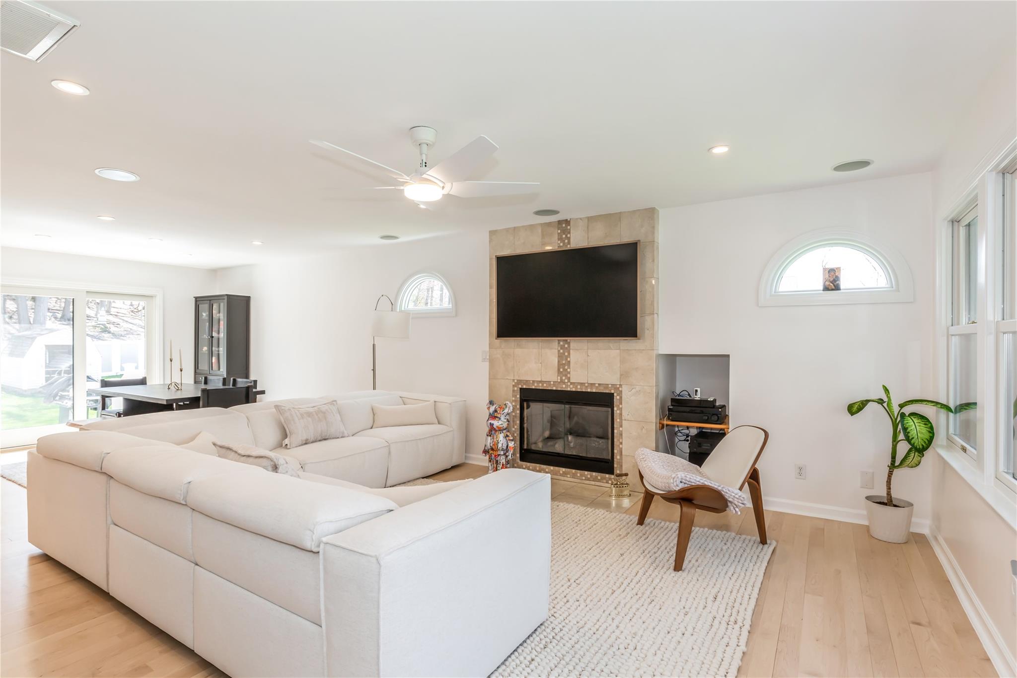 12 Midvale Avenue, Port Jefferson, New York image 10