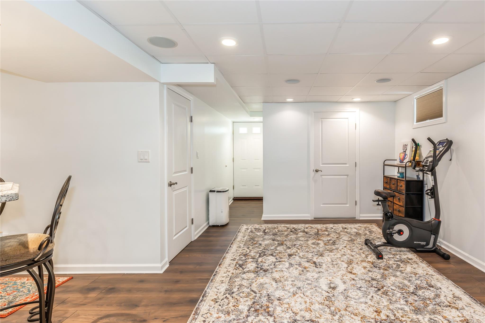 12 Midvale Avenue, Port Jefferson, New York image 22