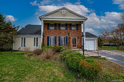 28 Barnsley Crescent Mount Sinai NY 11766