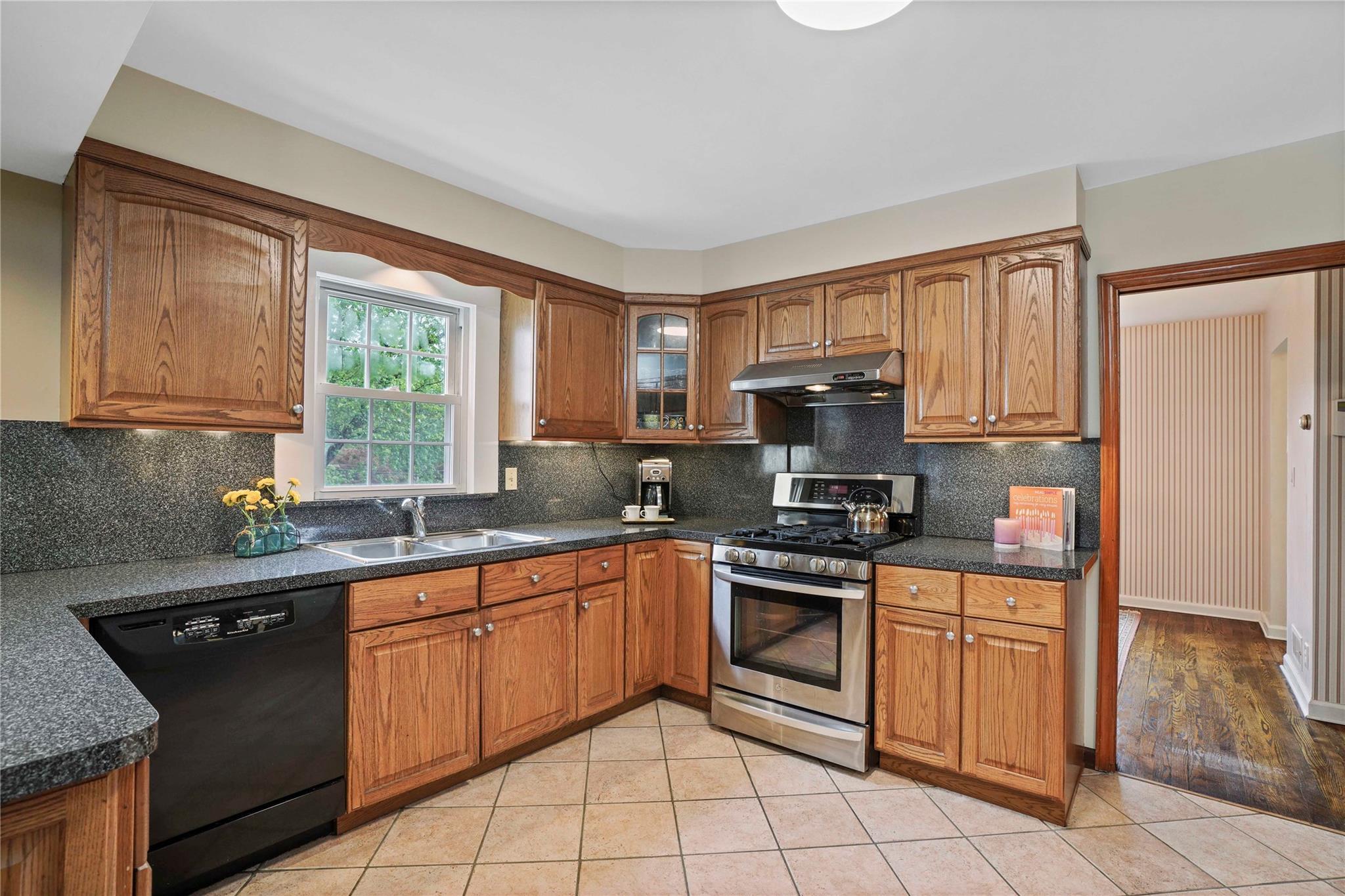 23 Hilldale Road, Dobbs Ferry, New York image 12