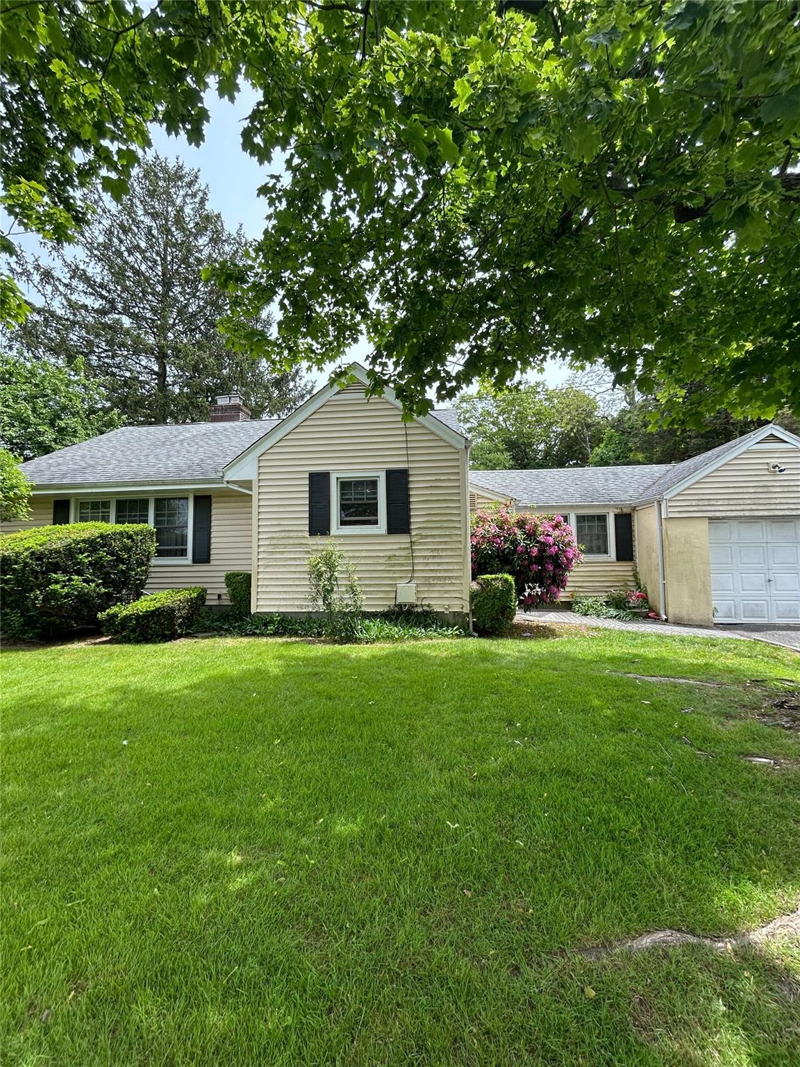 40 Irving Johnson Street, East Northport, New York image 1