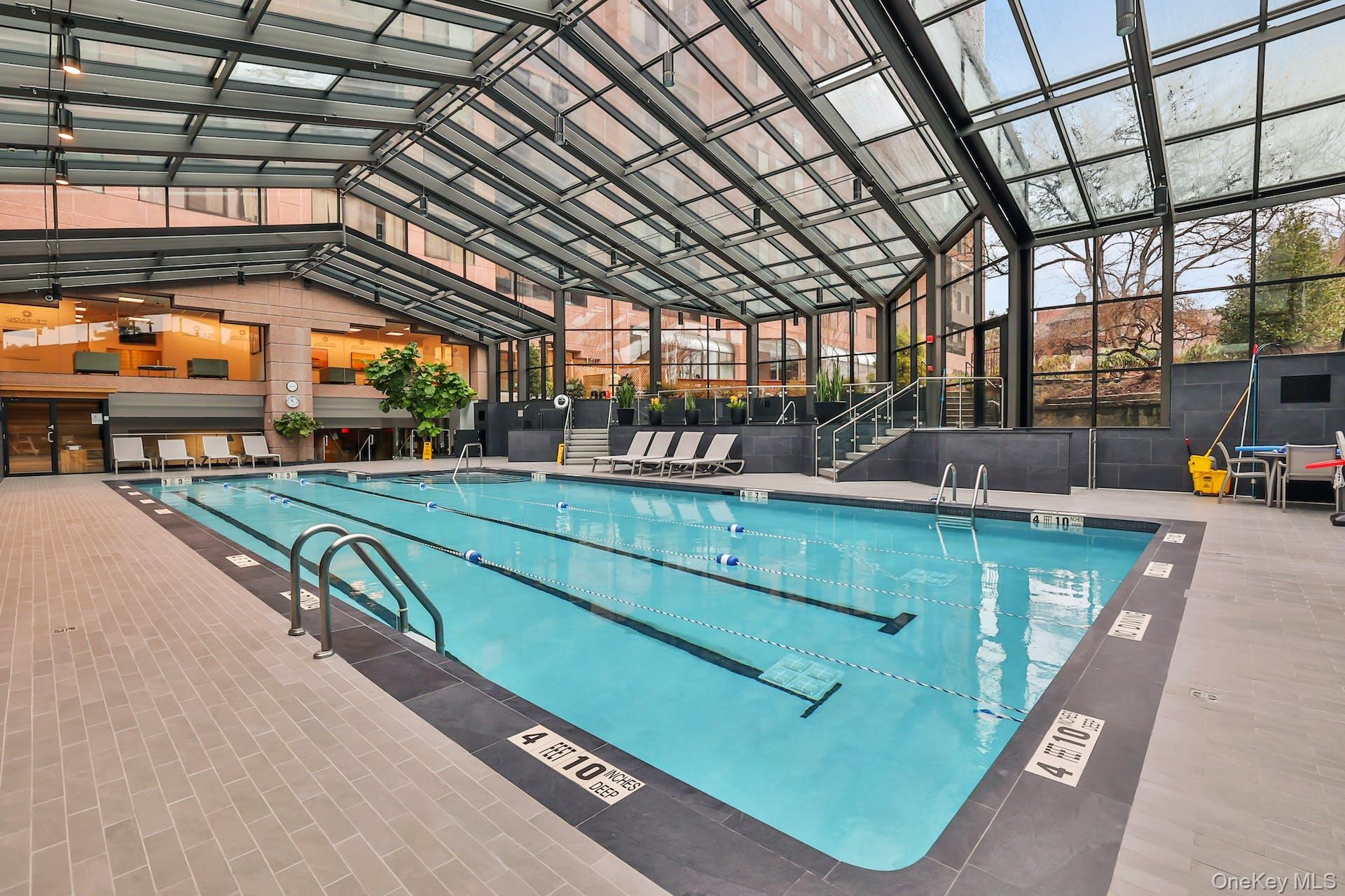 4 Martine Avenue 1010