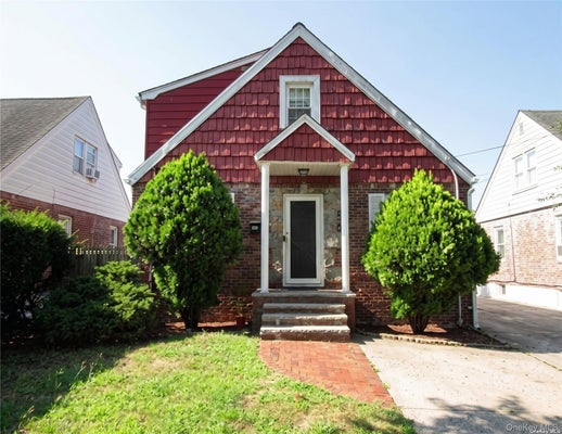 136 HENRY ST, VALLEY STREAM, NY 11580 - Image fbeefd6a5e0f0e628a606452e128a65a/2980547676