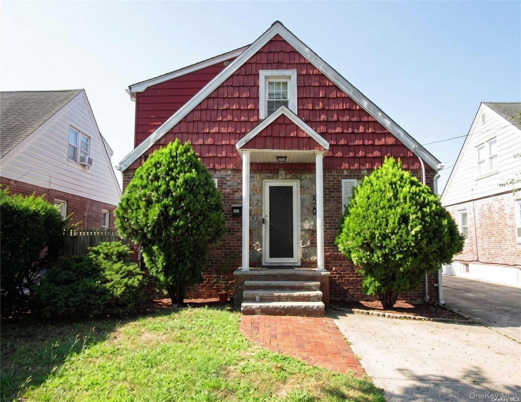 Photo of 136 Henry Street, Valley Stream, NY 11580 (MLS # 1060615)