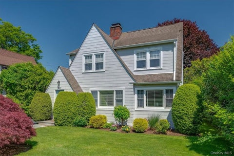Homes For Sale - 367 Old Mamaroneck Road<br/> White Plains, NY 10605