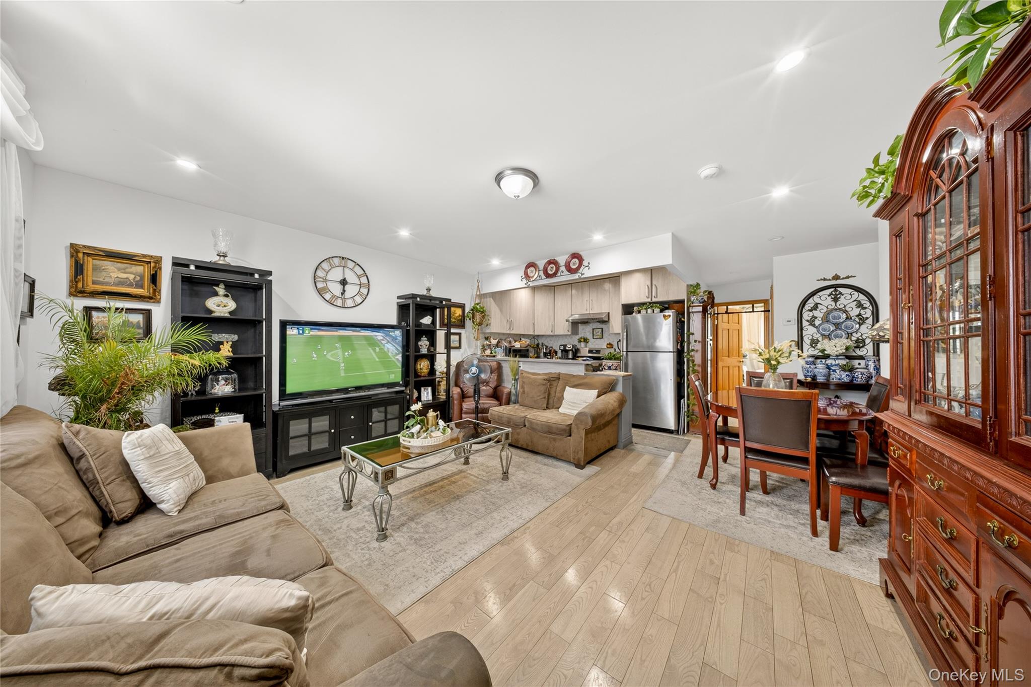 6207 Alderton Street