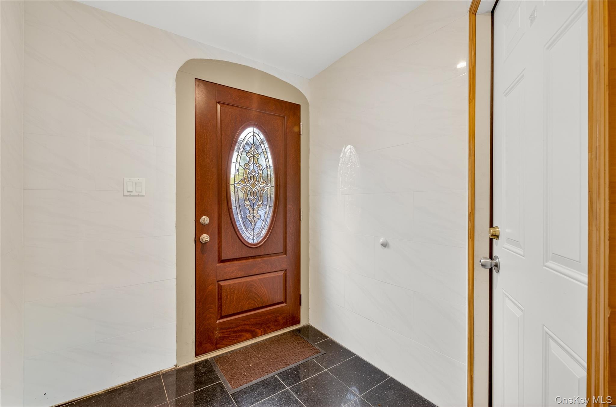 6207 Alderton Street