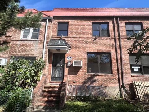 Photo of 64-49 Austin Street, Rego Park, NY 11374 (MLS # 912486)