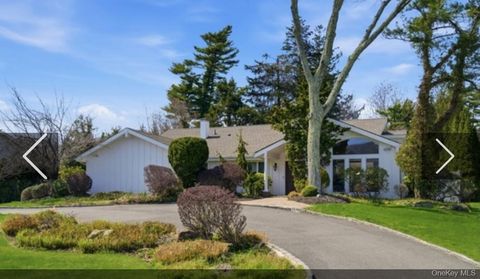 21 Kristi Drive Muttontown NY 11753