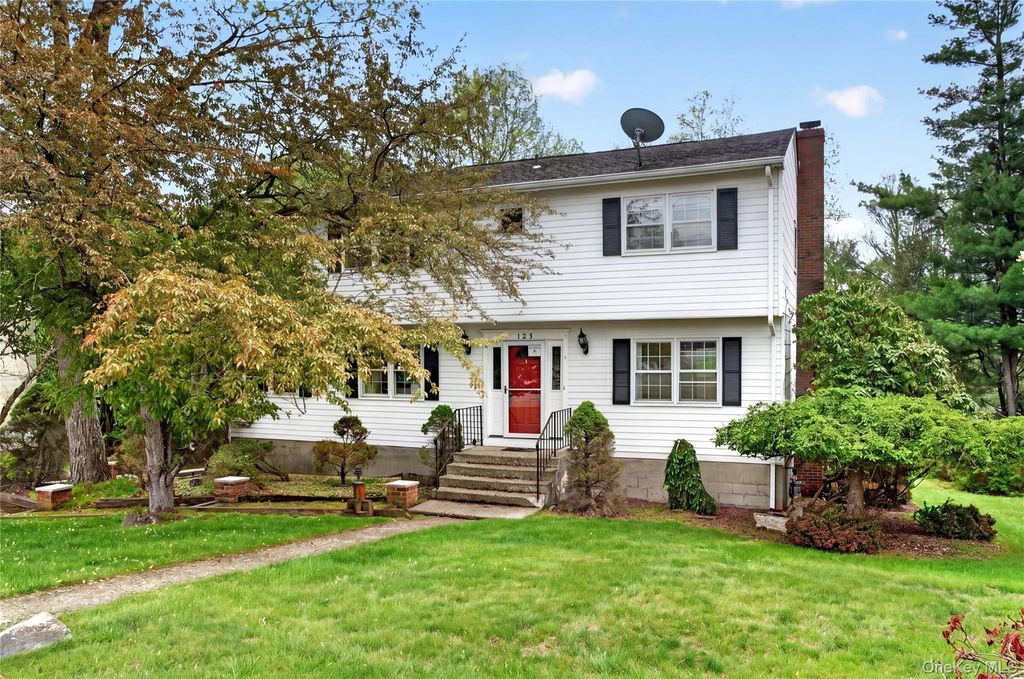 Photo of 155 Pine Tree Road, Monroe, NY 10950 (MLS # 996380)