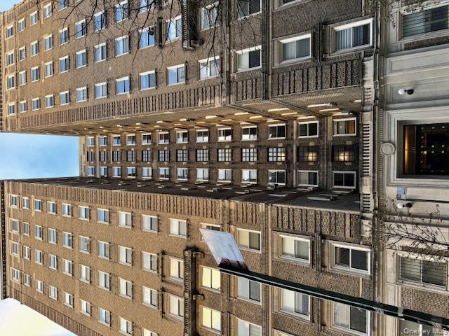 390 Riverside Drive 12AC