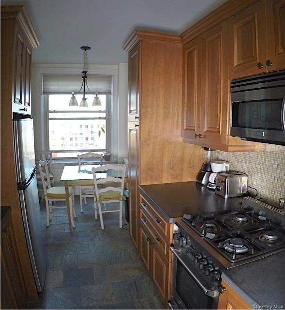 390 Riverside Drive 12AC