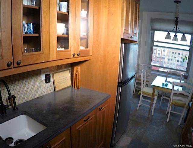 390 Riverside Drive 12AC