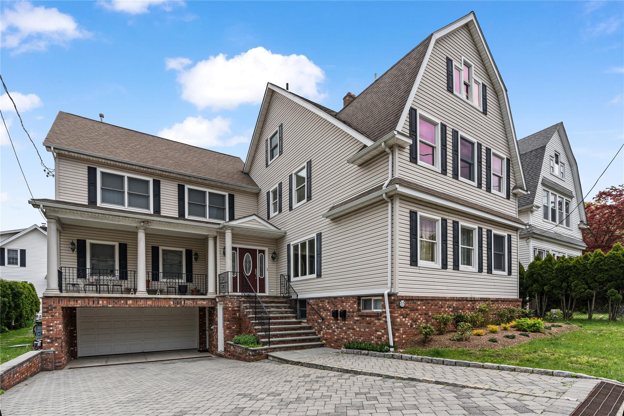 Lincoln Avenue 1, Tuckahoe, New York - 4 Bedrooms  
3 Bathrooms  
13 Rooms - 